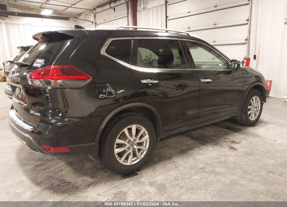 2018 NISSAN ROGUE SV VIN: KNMAT2MV3JP612618
