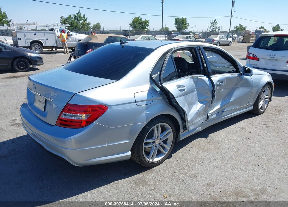 2014 MERCEDES-BENZ C 250 LUXURY/SPORT VIN: WDDGF4HB7EA965603