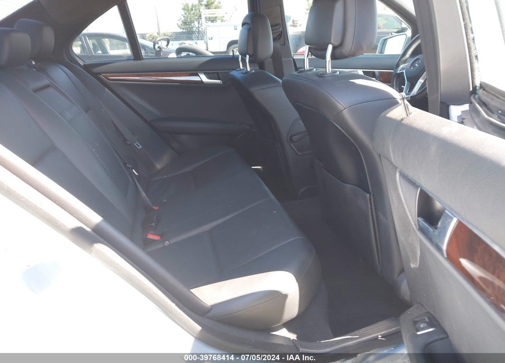 2014 MERCEDES-BENZ C 250 LUXURY/SPORT VIN: WDDGF4HB7EA965603
