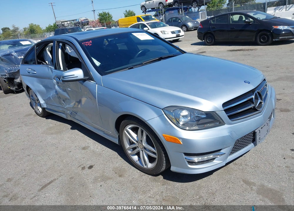 2014 MERCEDES-BENZ C 250 LUXURY/SPORT VIN: WDDGF4HB7EA965603