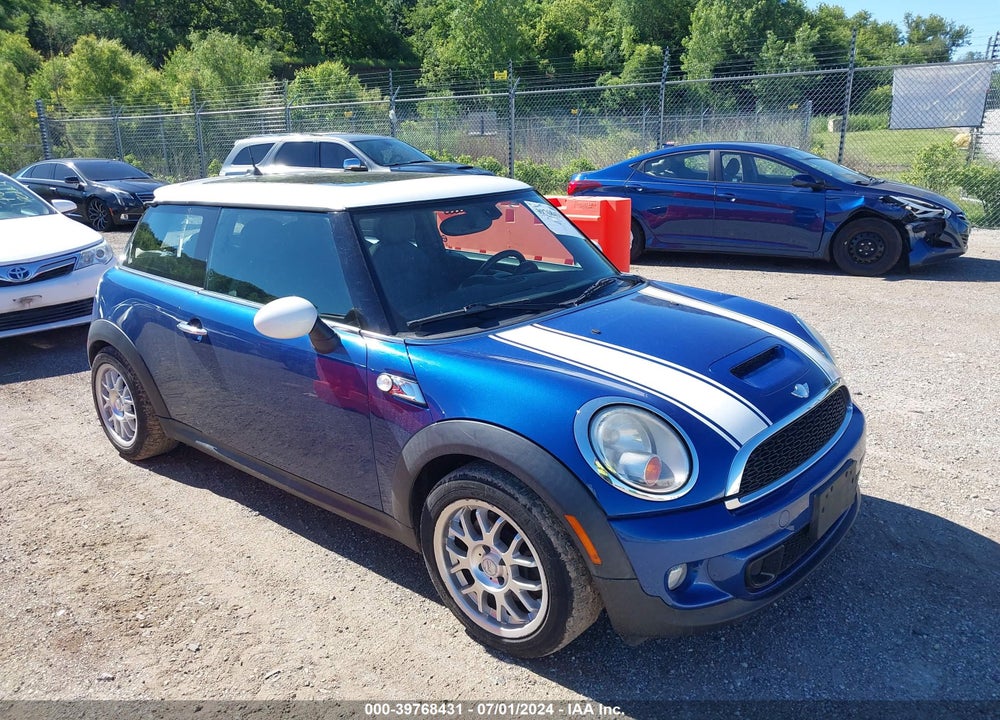 2012 MINI COOPER S VIN: WMWSV3C56CTY18593
