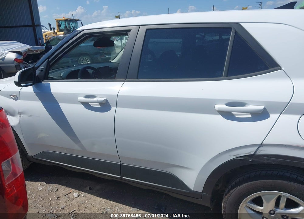 2022 HYUNDAI VENUE SE VIN: KMHRB8A37NU156587