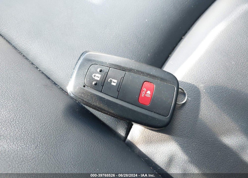 2022 TOYOTA PRIUS XLE AWD-E VIN: JTDL9MFU9N3033329