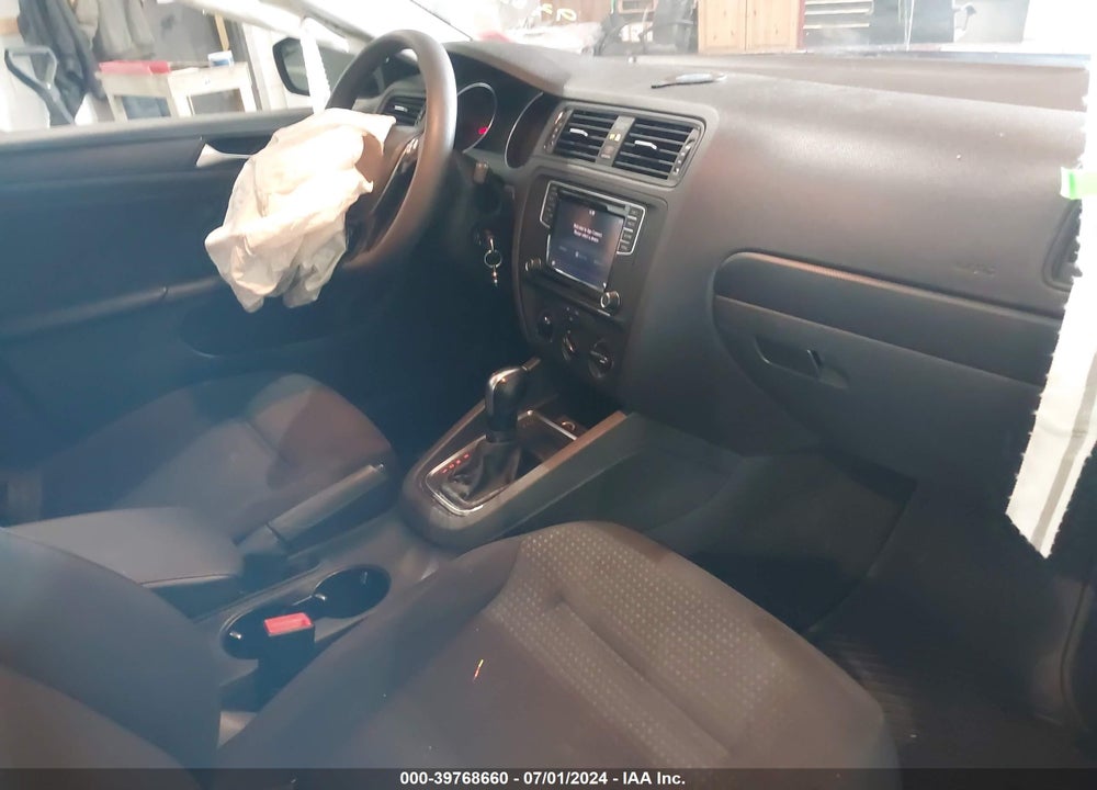 2016 VOLKSWAGEN JETTA 1.4T S VIN: 3VW267AJ5GM320667