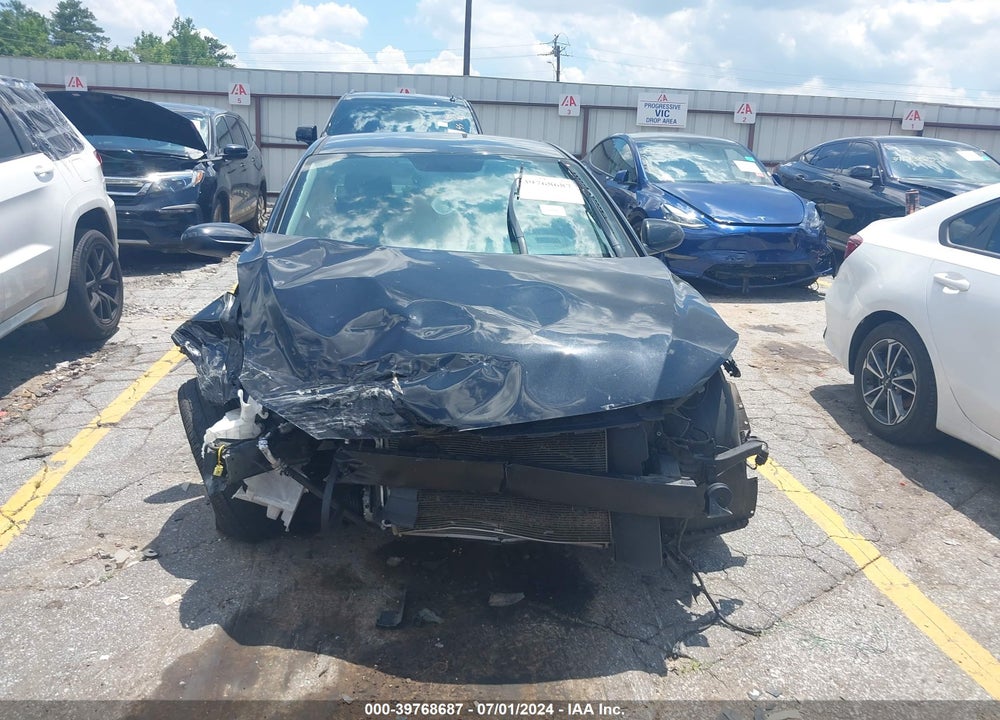2018 HYUNDAI ELANTRA SEL VIN: 5NPD84LF6JH318517