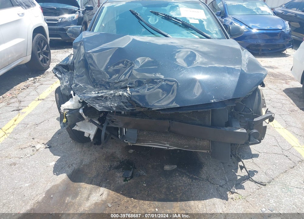2018 HYUNDAI ELANTRA SEL VIN: 5NPD84LF6JH318517