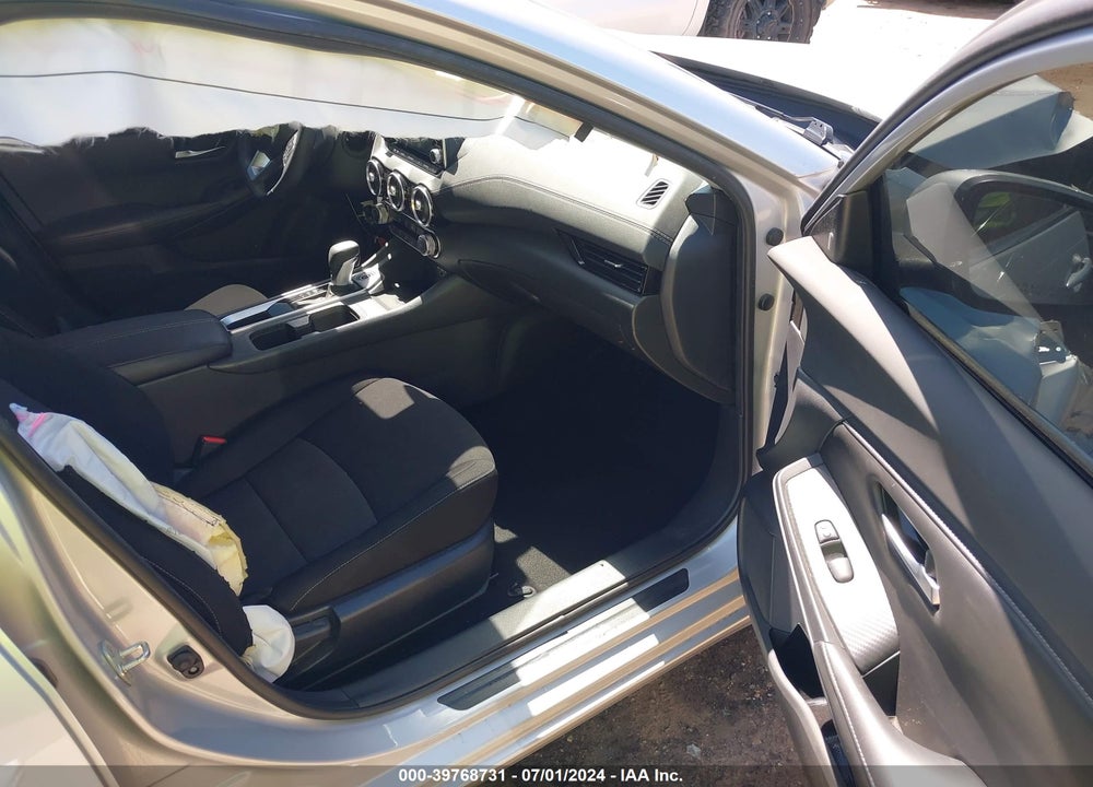 2022 NISSAN SENTRA SV XTRONIC CVT VIN: 3N1AB8CV5NY239113