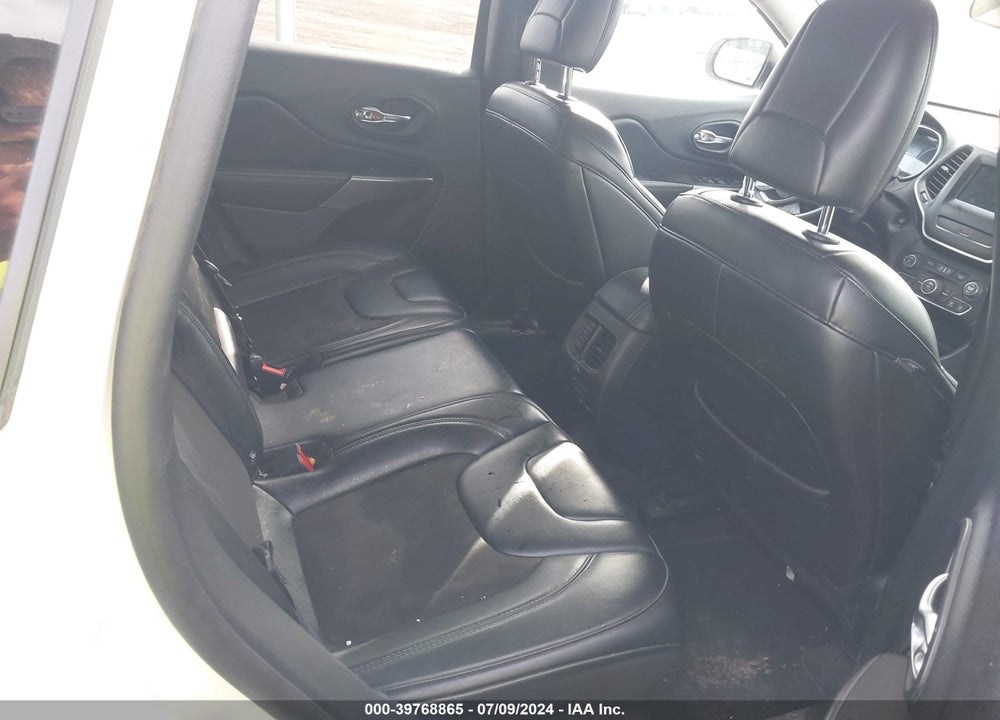 2019 JEEP CHEROKEE LATITUDE PLUS 4X4 VIN: 1C4PJMLB1KD182030