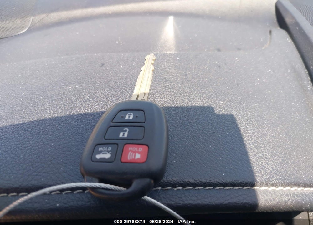 2017 TOYOTA CAMRY LE VIN: 4T1BF1FK4HU777853