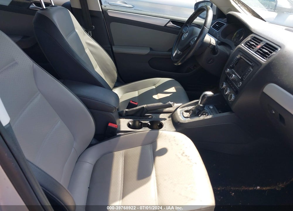 2013 VOLKSWAGEN JETTA HYBRID SEL VIN: 3VW637AJ9DM251763