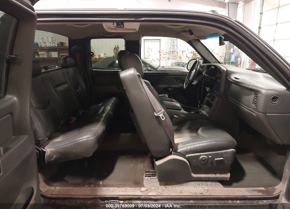 2005 CHEVROLET SILVERADO 1500 Z71 VIN: 2GCEK19B751352370
