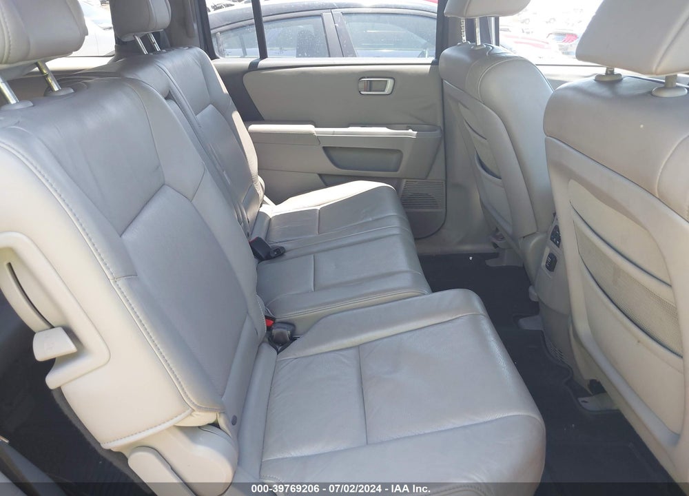 2010 HONDA PILOT EX-L VIN: 5FNYF3H57AB020168