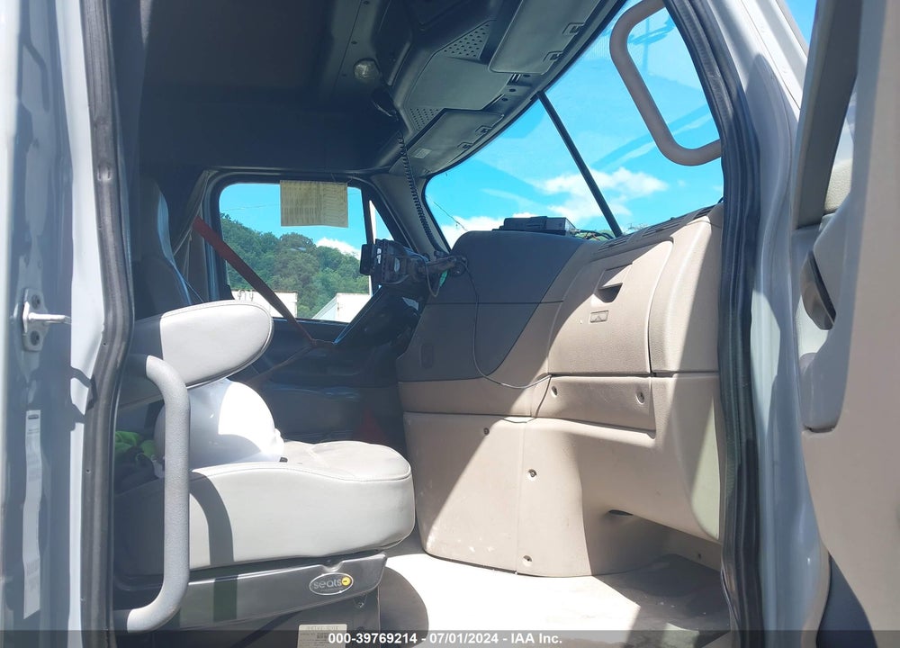 2017 FREIGHTLINER CASCADIA 125 VIN: 3AKJGLDR9HSHW0769
