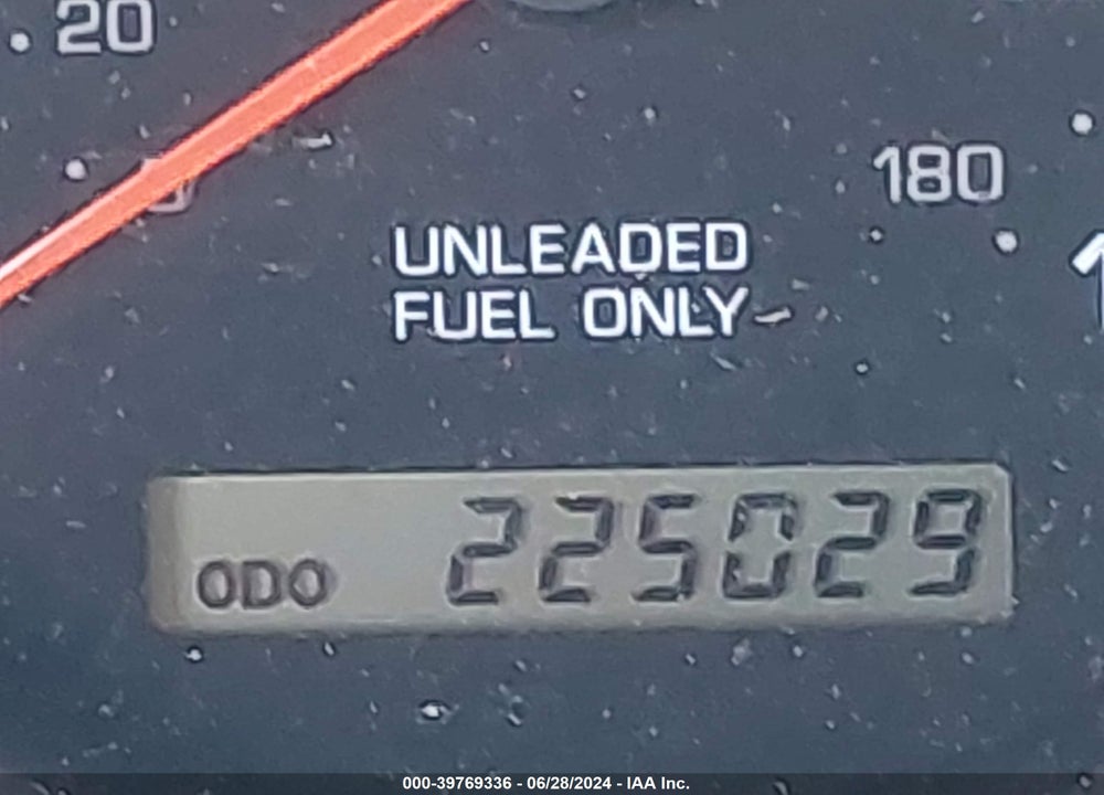 2000 NISSAN FRONTIER XE VIN: 1N6DD26S2YC379293