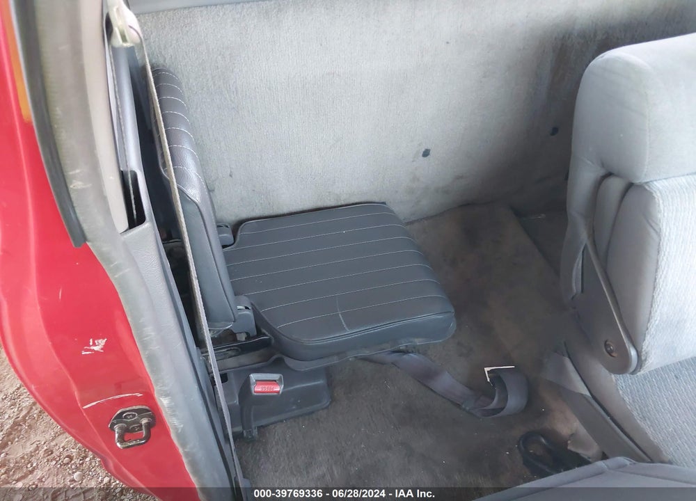 2000 NISSAN FRONTIER XE VIN: 1N6DD26S2YC379293