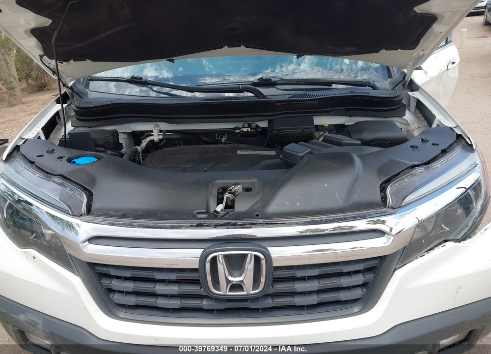 2017 HONDA RIDGELINE RTL-T VIN: 5FPYK3F64HB034442