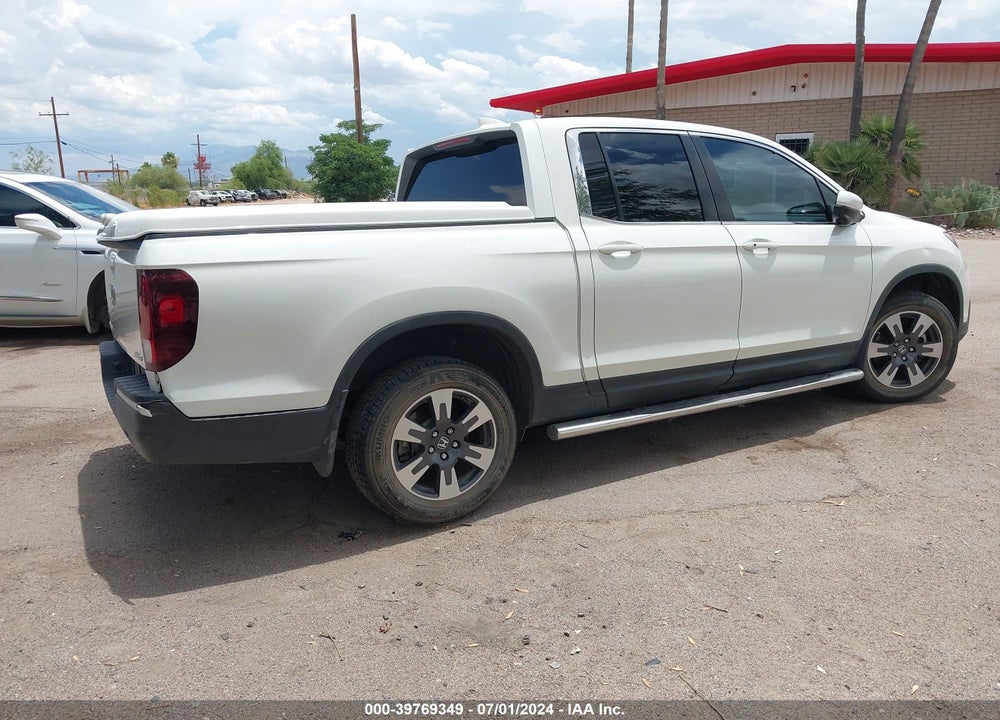 2017 HONDA RIDGELINE RTL-T VIN: 5FPYK3F64HB034442