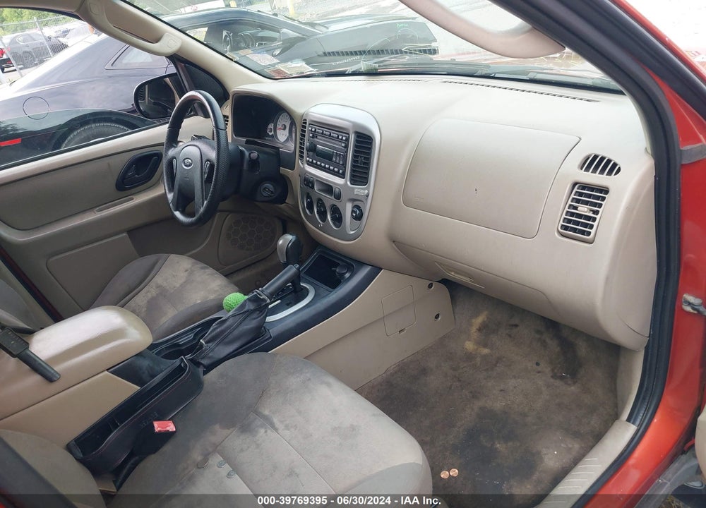 2005 FORD ESCAPE XLS VIN: 1FMYU92Z25KC51827