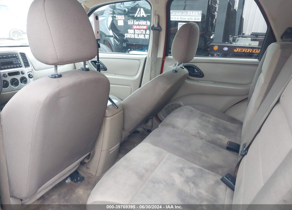 2005 FORD ESCAPE XLS VIN: 1FMYU92Z25KC51827