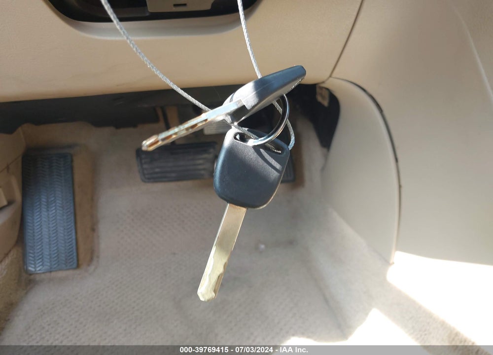 2005 HONDA ACCORD 2.4 DX VIN: 1HGCM56115A083598