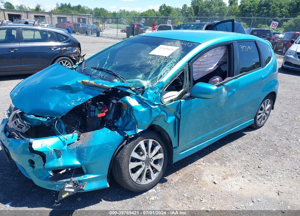 2013 HONDA FIT SPORT VIN: JHMGE8H51DC038788