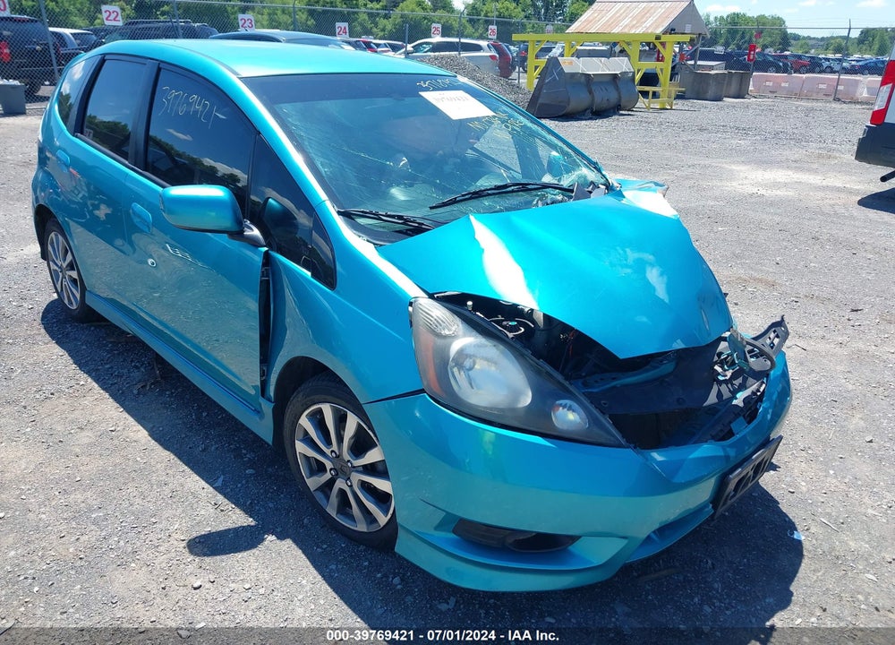 2013 HONDA FIT SPORT VIN: JHMGE8H51DC038788
