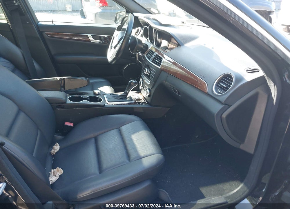 2013 MERCEDES-BENZ C 300 LUXURY 4MATIC/SPORT 4MATIC VIN: WDDGF8ABXDR241034