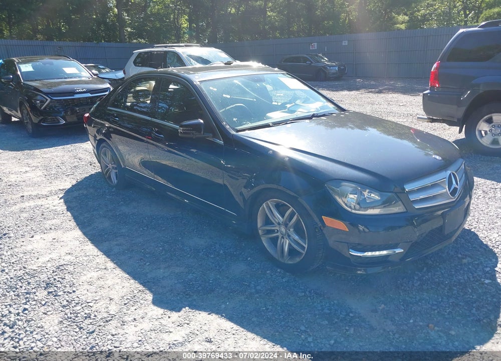 2013 MERCEDES-BENZ C 300 LUXURY 4MATIC/SPORT 4MATIC VIN: WDDGF8ABXDR241034
