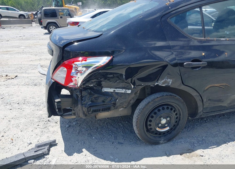 2019 NISSAN VERSA 1.6 S+ VIN: 3N1CN7AP3KL869512