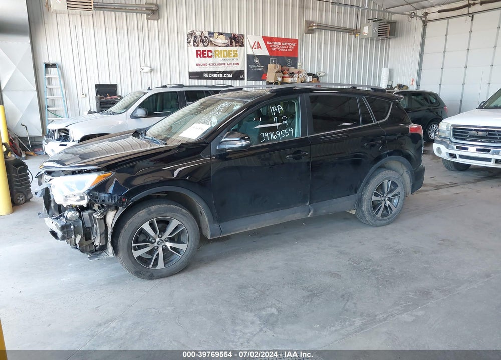 2018 TOYOTA RAV4 XLE VIN: 2T3RFREVXJW767236