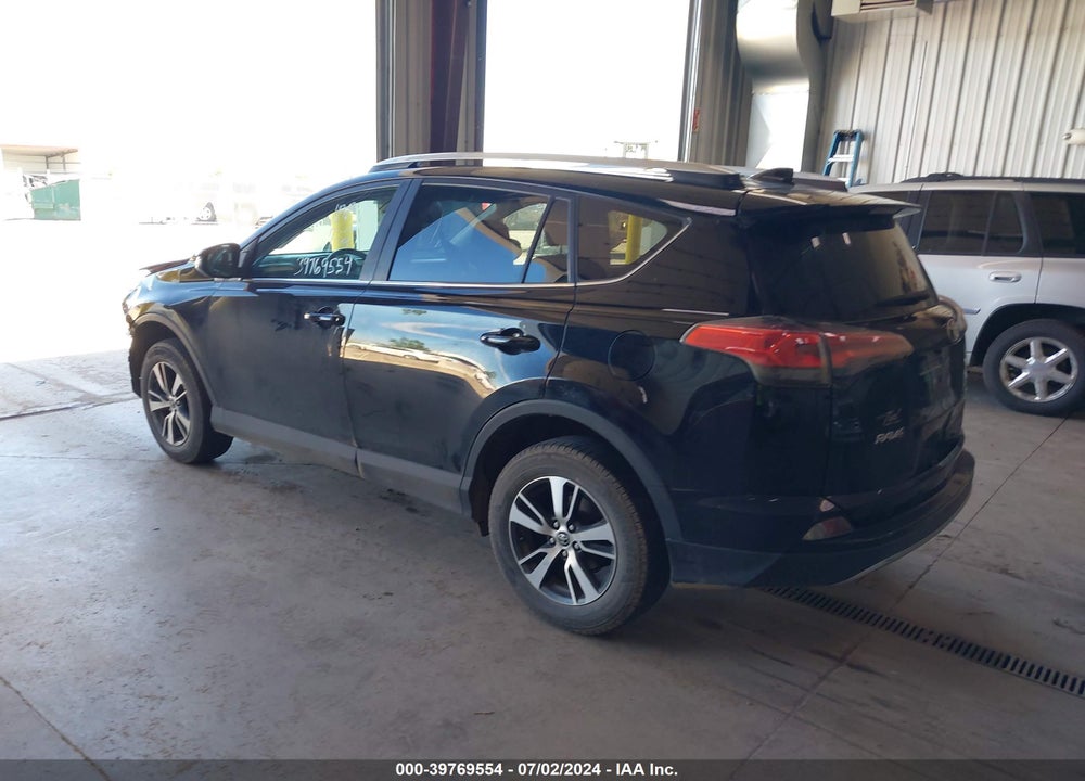 2018 TOYOTA RAV4 XLE VIN: 2T3RFREVXJW767236