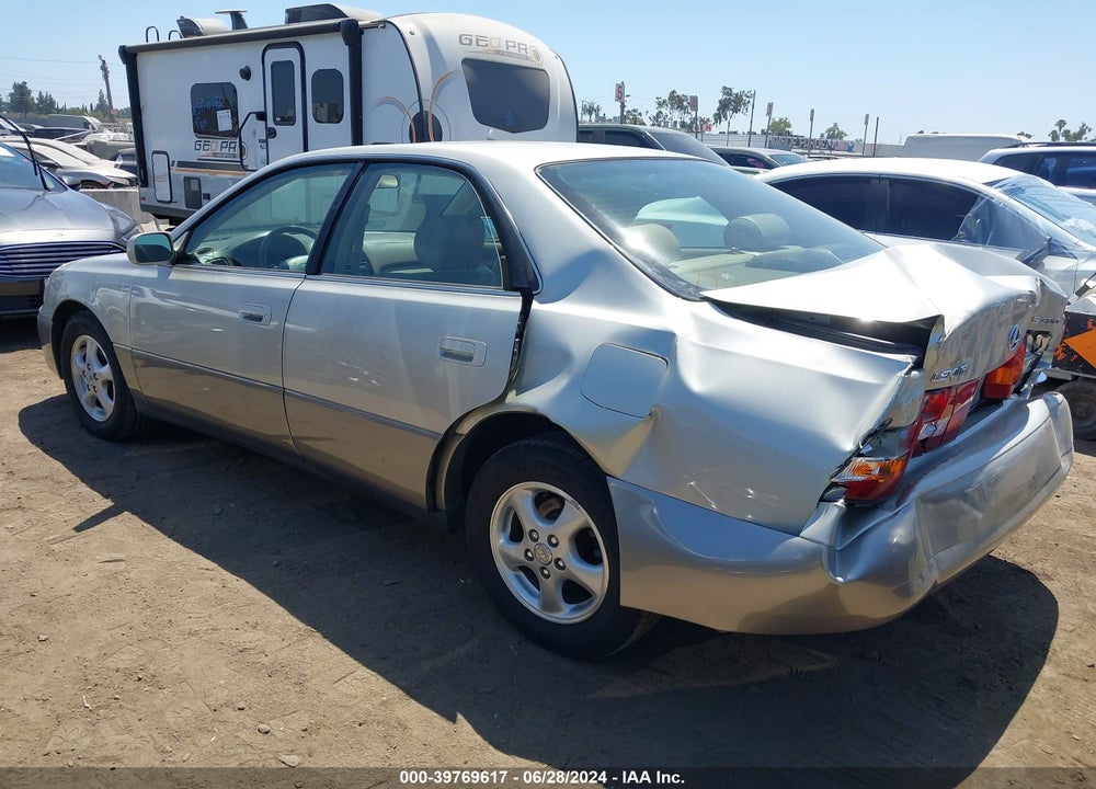 1998 LEXUS ES 300 VIN: JT8BF28GXW5023185