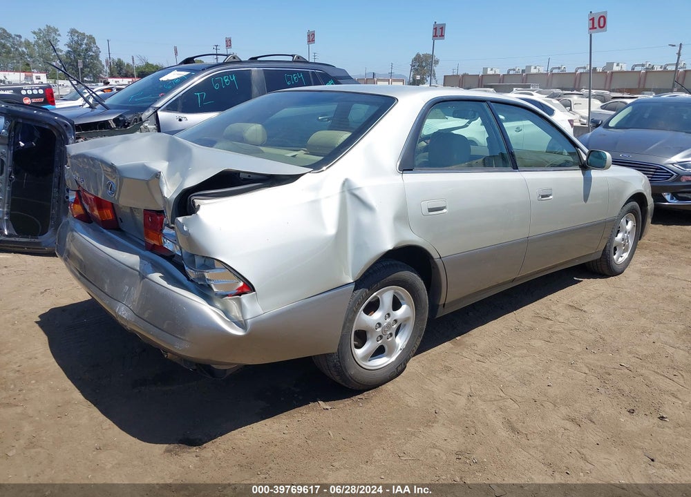 1998 LEXUS ES 300 VIN: JT8BF28GXW5023185