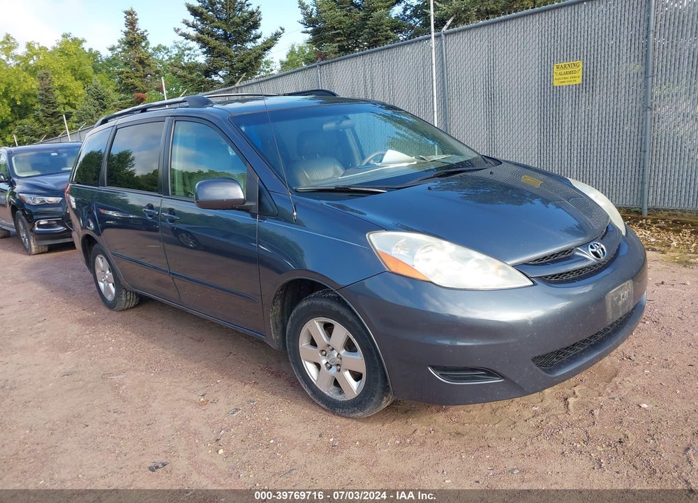 2008 TOYOTA SIENNA XLE VIN: 5TDZK22C08S222759