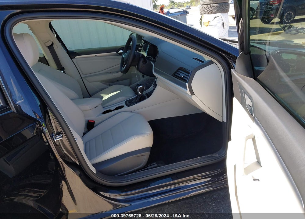 2024 VOLKSWAGEN JETTA 1.5T SE VIN: 3VW7M7BU1RM051851