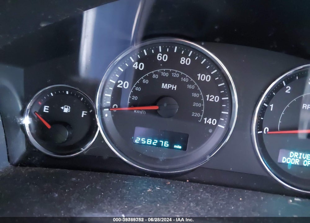 2007 JEEP COMMANDER SPORT VIN: 1J8HG48K07C653702