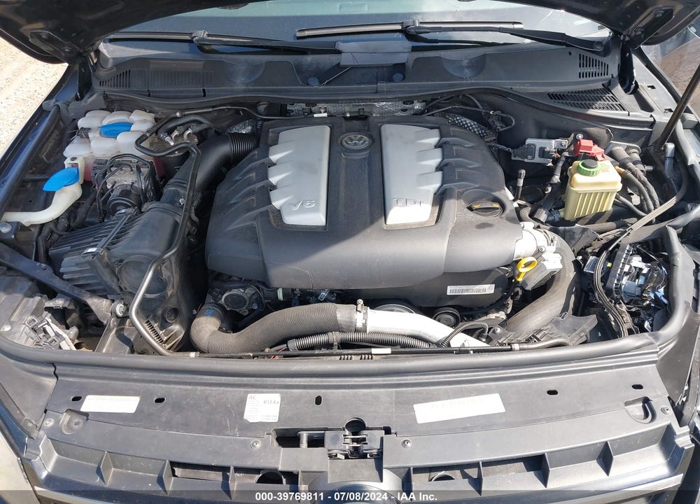 2011 VOLKSWAGEN TOUAREG TDI SPORT VIN: WVGFK9BP3BD004604