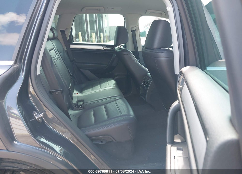 2011 VOLKSWAGEN TOUAREG TDI SPORT VIN: WVGFK9BP3BD004604