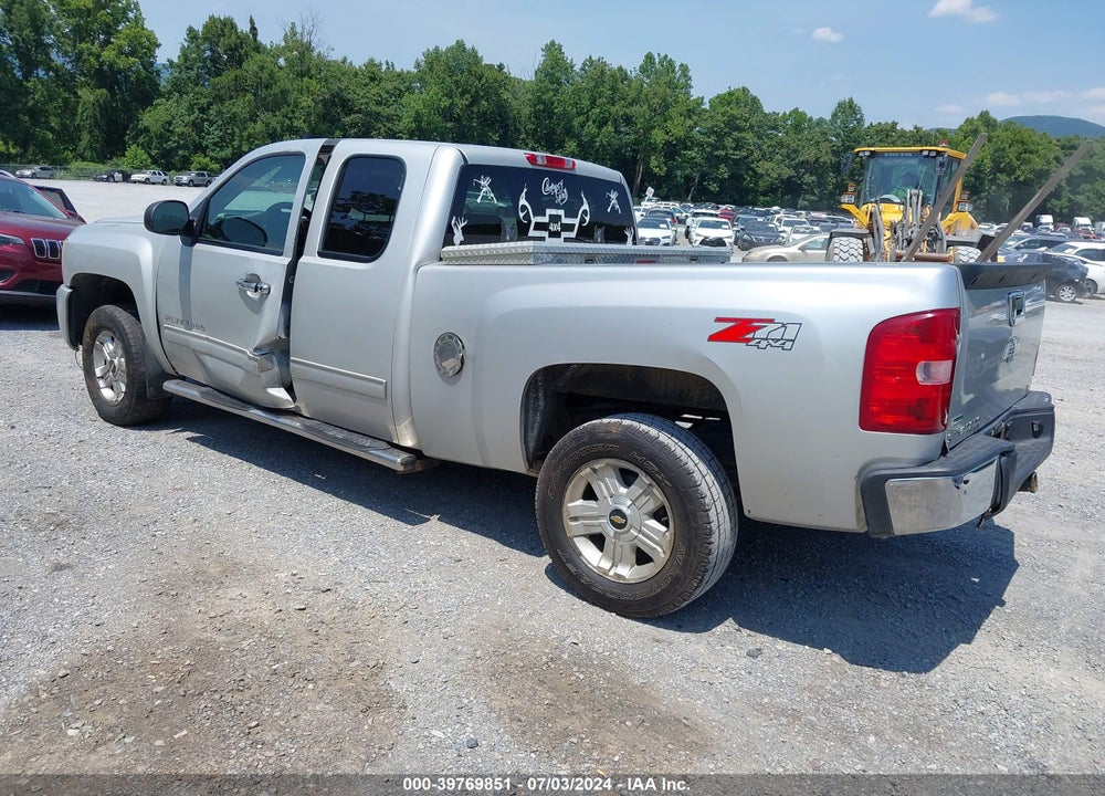 2010 CHEVROLET SILVERADO 1500 LT VIN: 1GCSKSE30AZ118001