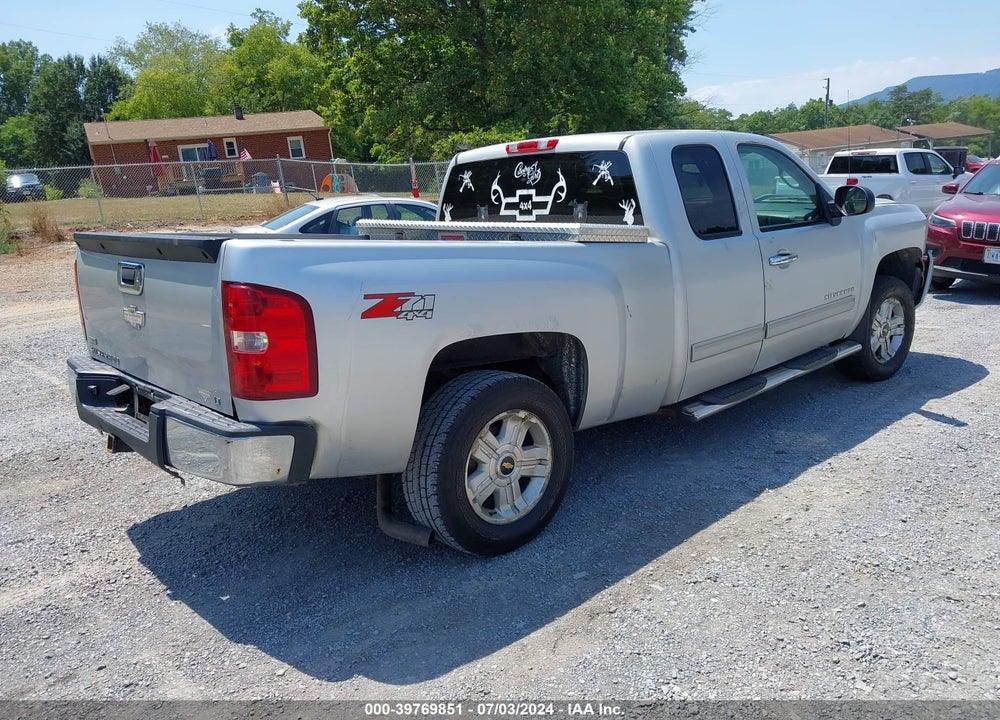 2010 CHEVROLET SILVERADO 1500 LT VIN: 1GCSKSE30AZ118001