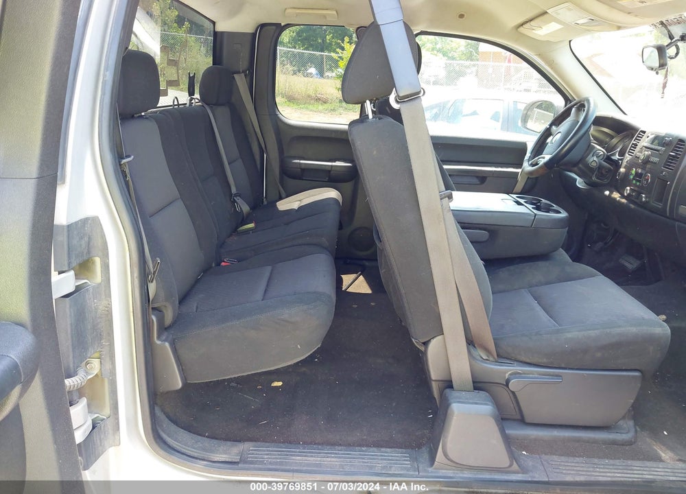 2010 CHEVROLET SILVERADO 1500 LT VIN: 1GCSKSE30AZ118001