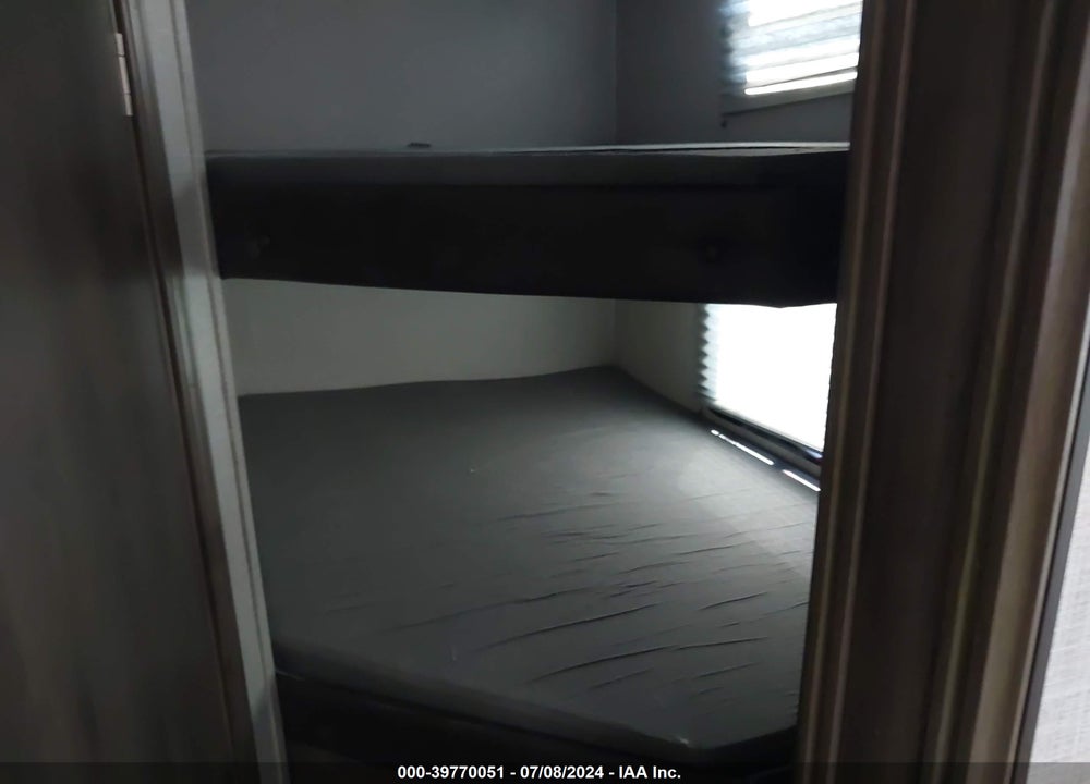 2021 FOREST RIVER OTHER VIN: 5ZT2DESB6M9006474