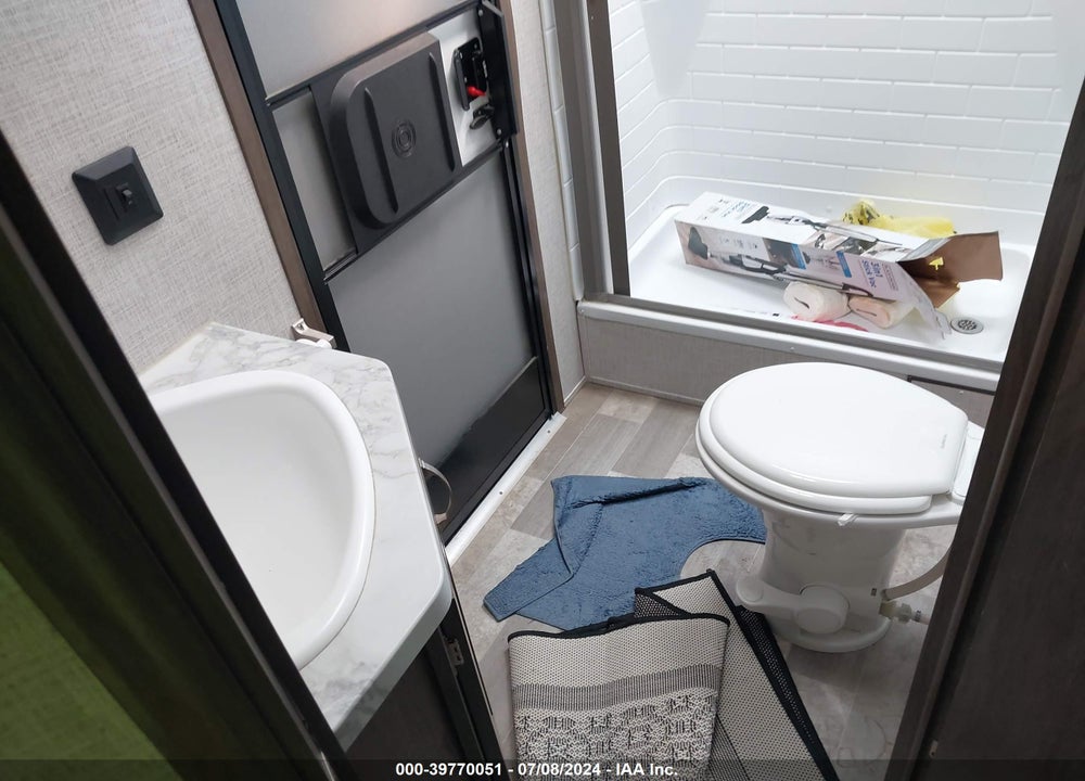 2021 FOREST RIVER OTHER VIN: 5ZT2DESB6M9006474