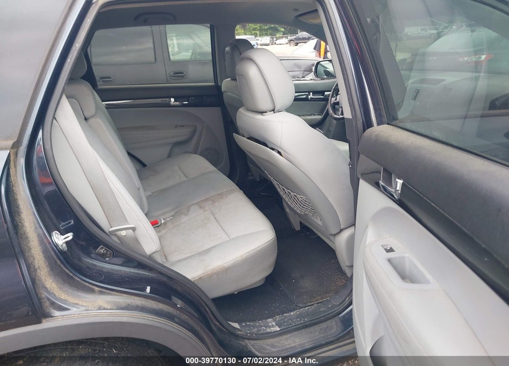 2013 KIA SORENTO LX VIN: 5XYKT3A65DG337512