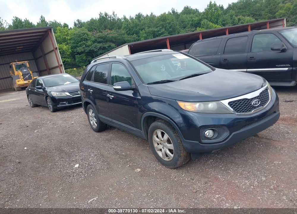 2013 KIA SORENTO LX VIN: 5XYKT3A65DG337512