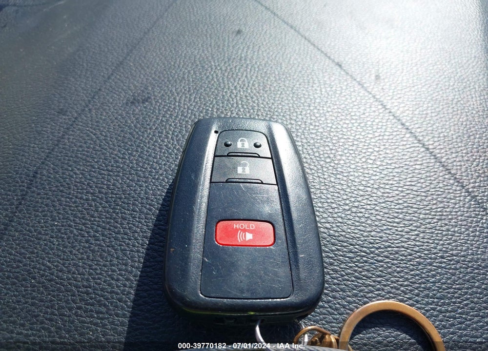 2021 TOYOTA RAV4 XLE VIN: 2T3W1RFV4MW139323