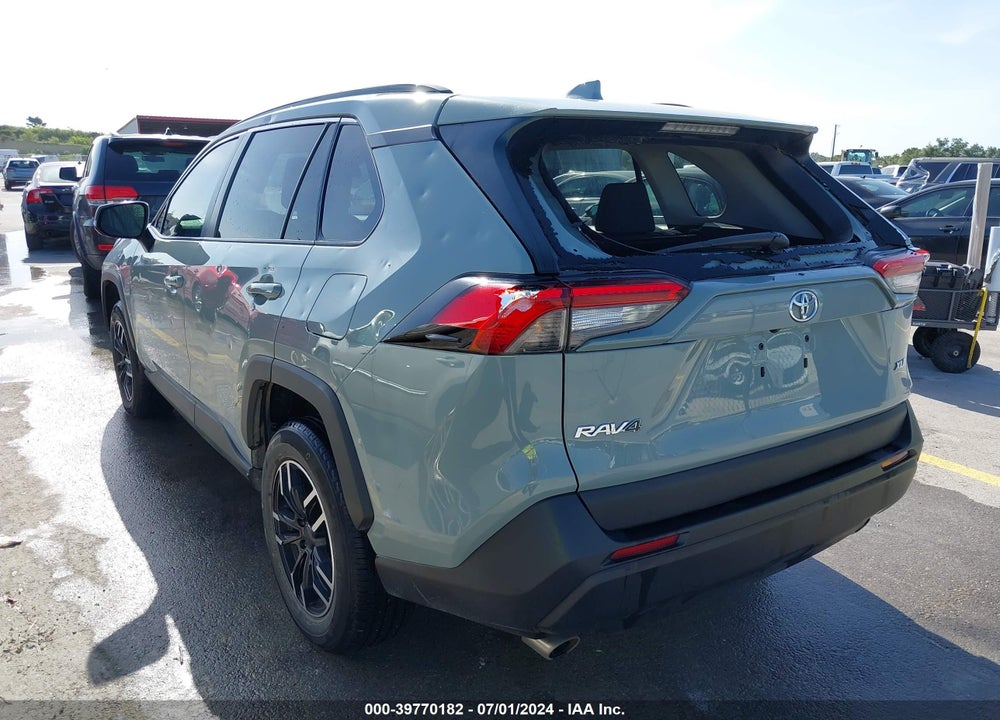 2021 TOYOTA RAV4 XLE VIN: 2T3W1RFV4MW139323
