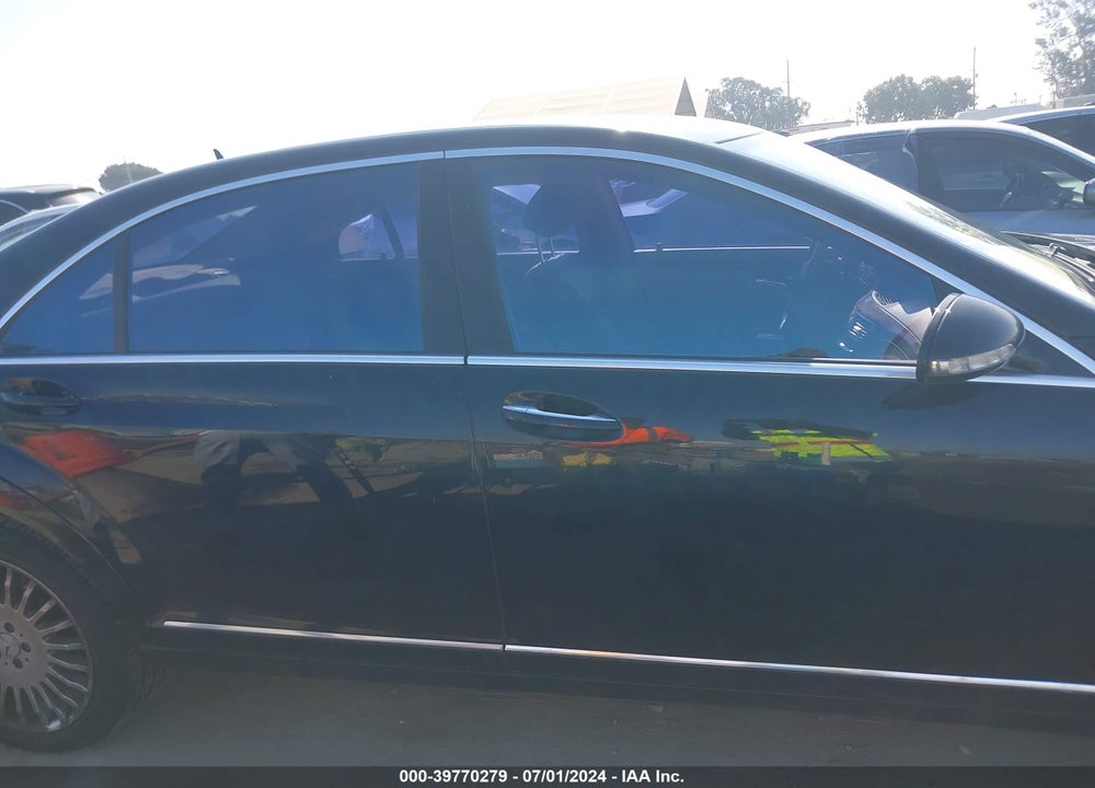 2007 MERCEDES-BENZ S 550 VIN: WDDNG71X47A076160