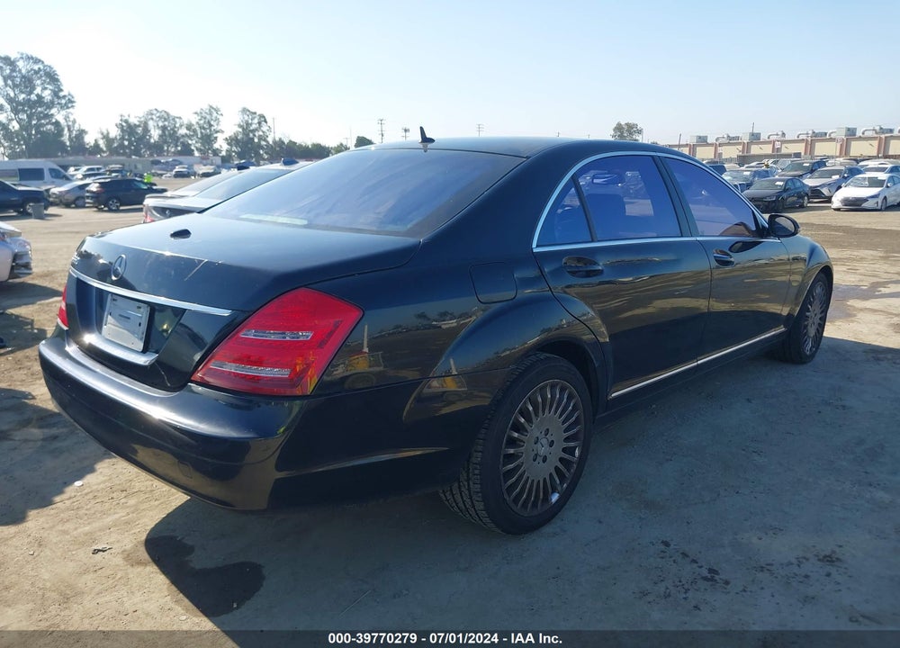 2007 MERCEDES-BENZ S 550 VIN: WDDNG71X47A076160