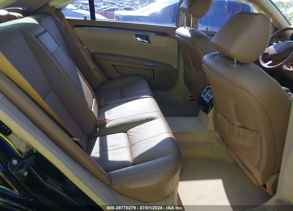 2007 MERCEDES-BENZ S 550 VIN: WDDNG71X47A076160